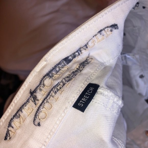 American Eagle Short Shorts (NWOT) - Picture 4 of 5